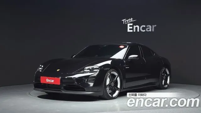 PORSCHE TAYCAN 2021