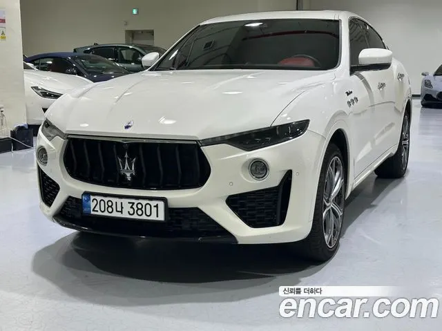 MASERATI LEVANTE 2023