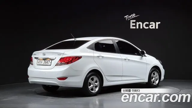HYUNDAI ACCENT 2015