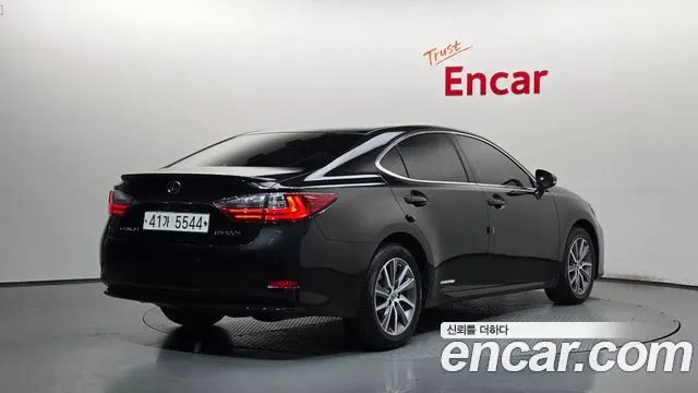 LEXUS ES300H — из Кореи под ключ