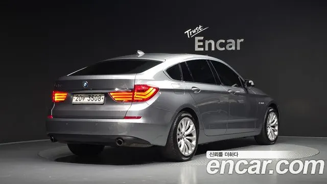 BMW 5 SERIES GT 2011
