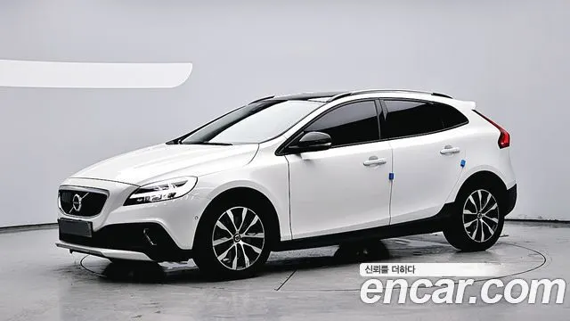 VOLVO V40 CROSS COUNTRY 2019
