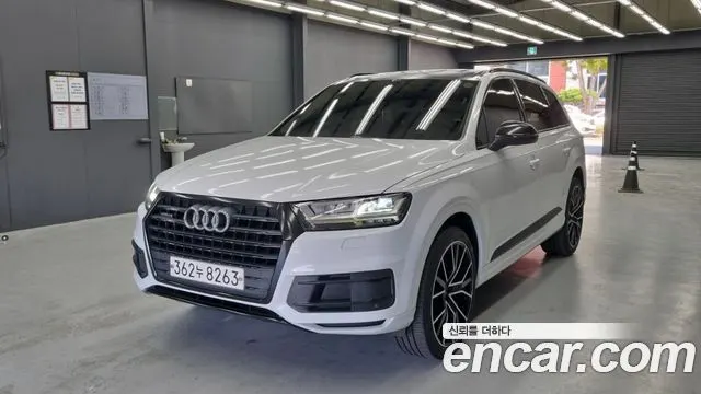 AUDI Q7 2019