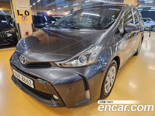 TOYOTA PRIUS V 2017