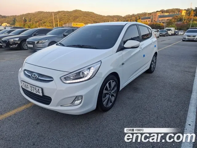 HYUNDAI ACCENT 2015