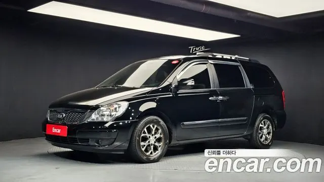 KIA CARNIVAL R 2013