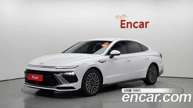 HYUNDAI SONATA HYBRID 2024