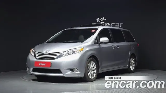 TOYOTA SIENNA 2013