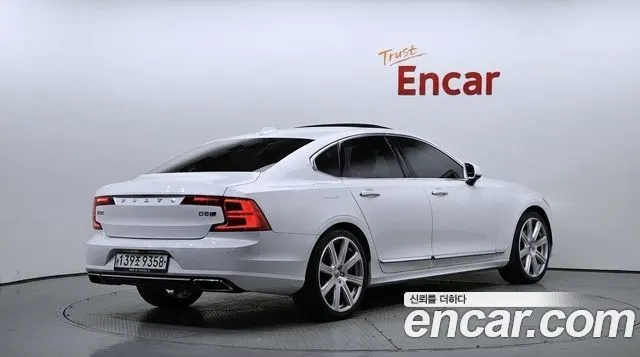 VOLVO S90 2019