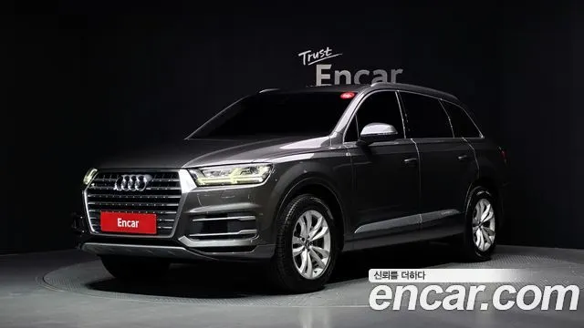 AUDI Q7 2019