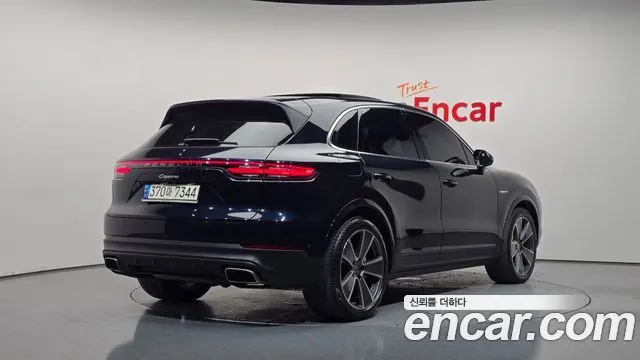PORSCHE CAYENNE 2021