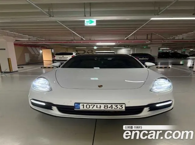 PORSCHE PANAMERA 2018