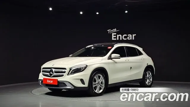 MERCEDES-BENZ GLA-CLASS X156 2017