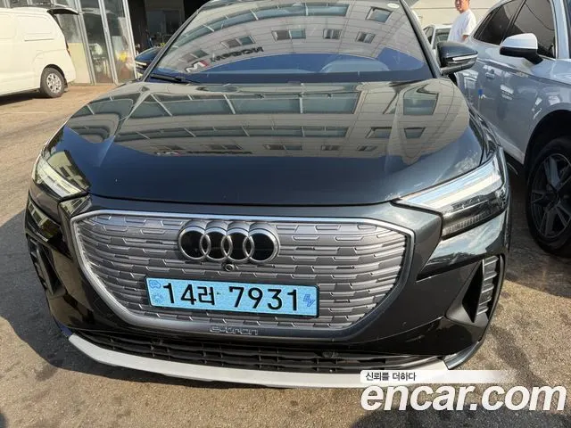 AUDI Q4 E-TRON 2025