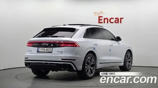 AUDI Q8 2022