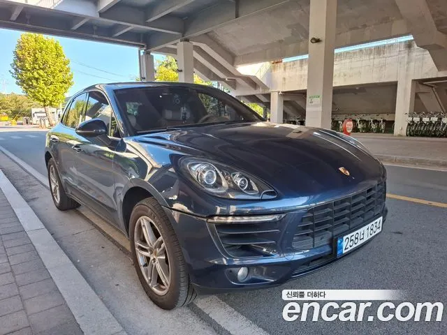 PORSCHE MACAN 2015