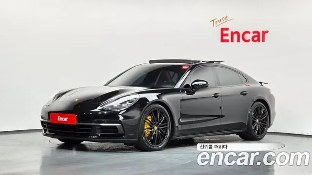 PORSCHE PANAMERA 2018