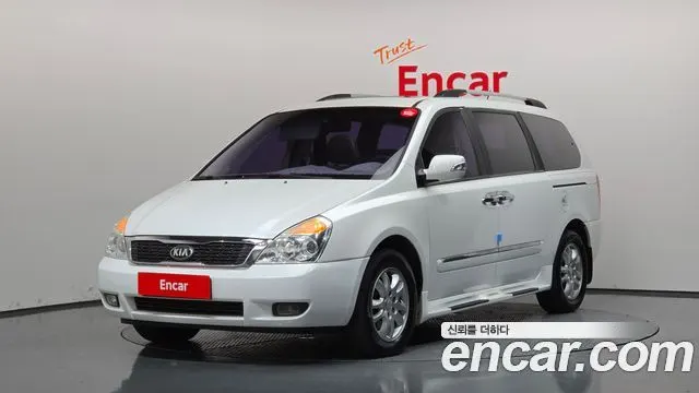 KIA CARNIVAL R 2013