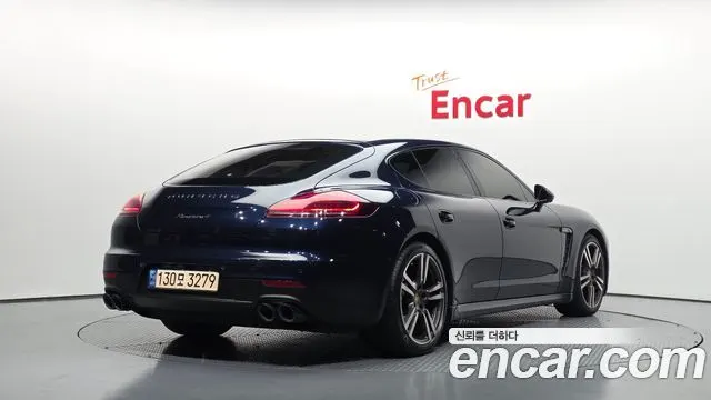 PORSCHE PANAMERA 2016
