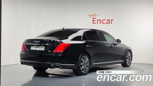 GENESIS EQ900 2016
