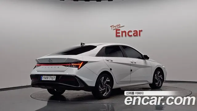 HYUNDAI AVANTE HYBRID 2025