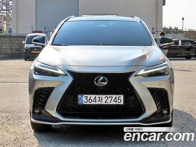 LEXUS NX450H+ 2025
