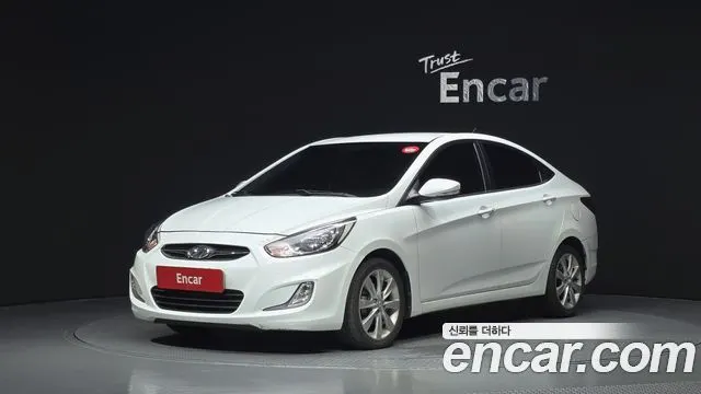 HYUNDAI ACCENT 2012