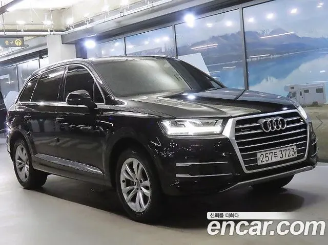 AUDI Q7 2019