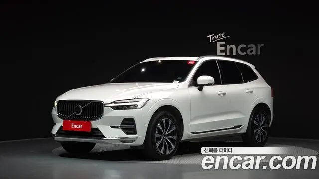 VOLVO XC60 2025