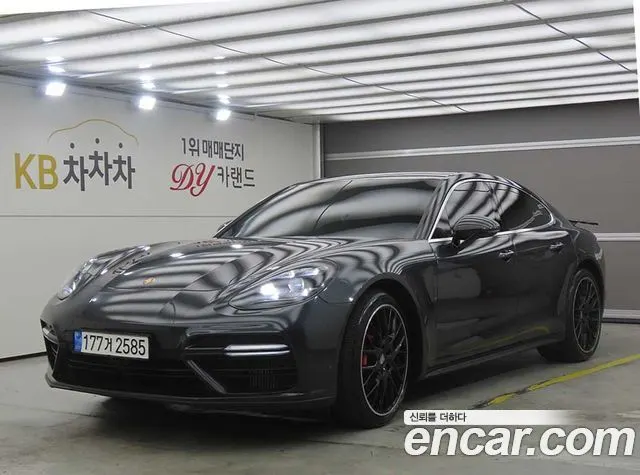 PORSCHE PANAMERA 2017