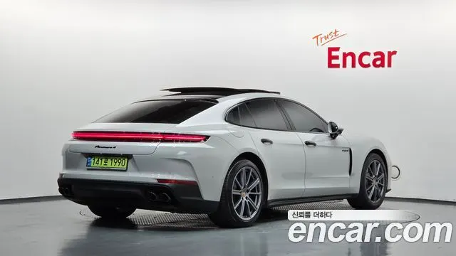 PORSCHE PANAMERA 2025