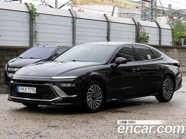 HYUNDAI SONATA HYBRID 2024