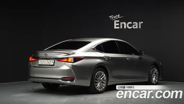 LEXUS ES300H 2021