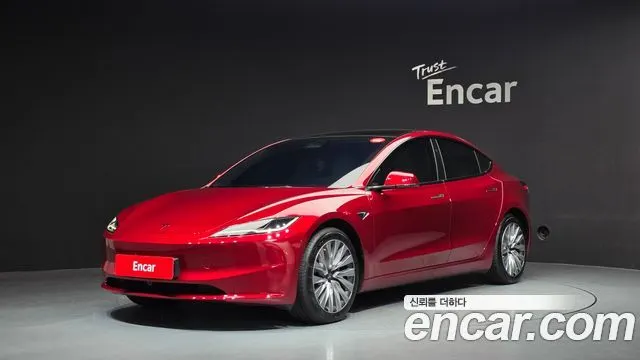 TESLA MODEL 3 2025