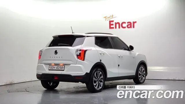 KGM VERY NEW TIVOLI 2020