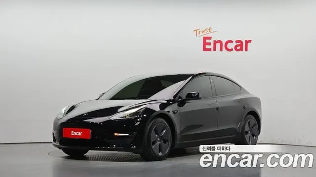 TESLA MODEL 3 2022