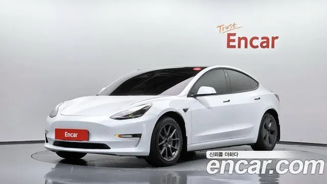 TESLA MODEL 3 2022