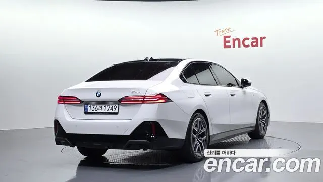BMW 5 SERIES 2024