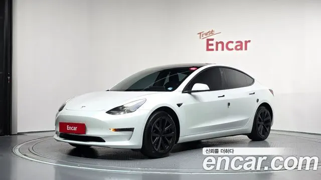 TESLA MODEL 3 2022