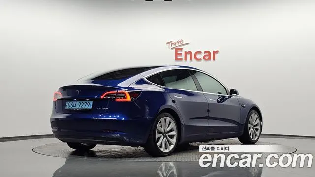 TESLA MODEL 3 2020