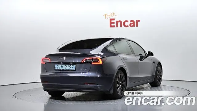 TESLA MODEL 3 2022