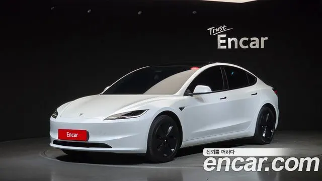 TESLA MODEL 3 2024