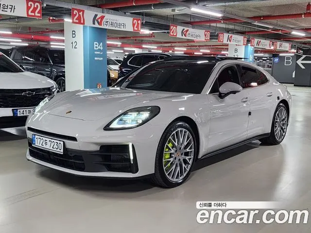 PORSCHE PANAMERA 2025