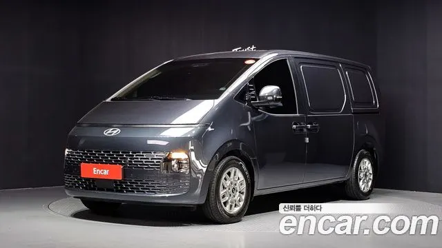 HYUNDAI STARIA 2025