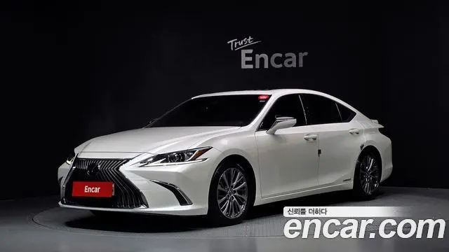 LEXUS ES300H 2019