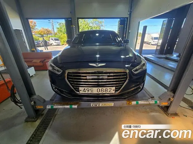 GENESIS EQ900 2017