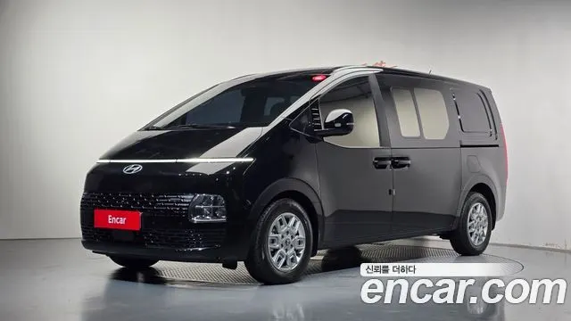 HYUNDAI STARIA 2025
