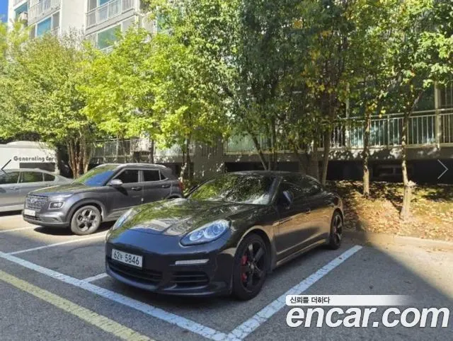 PORSCHE PANAMERA 2016