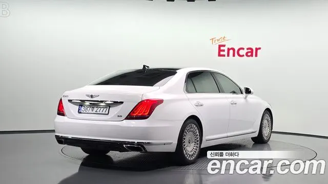 GENESIS EQ900 2018