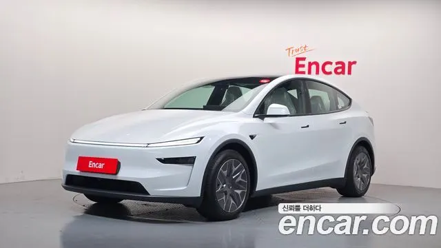 TESLA MODEL Y 2026